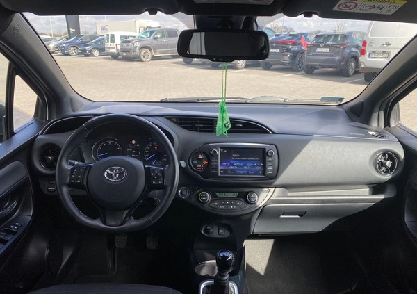 Toyota Yaris cena 61500 przebieg: 50854, rok produkcji 2018 z Kudowa-Zdrój małe 191
